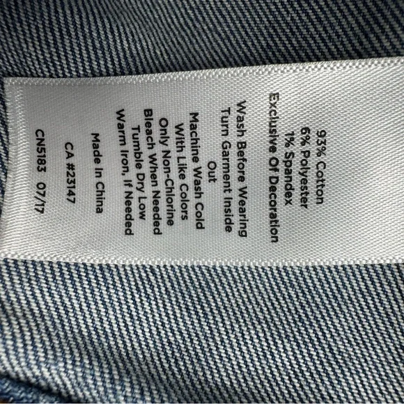 Talbots Blue Jean Jacket with Floral Embroidery size sp - Picture 8 of 8